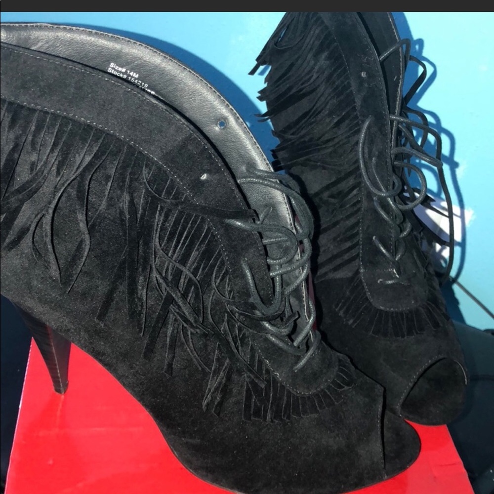 Black Fringe Heel